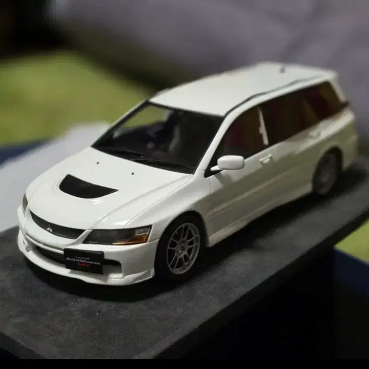 [BUNJANG] 1:18 Mitsubishi Lancer Evolution Wagon Diecast Model / 1:18 미쓰비시 랜서 에볼루션 왜건 다이캐스트 팝니다