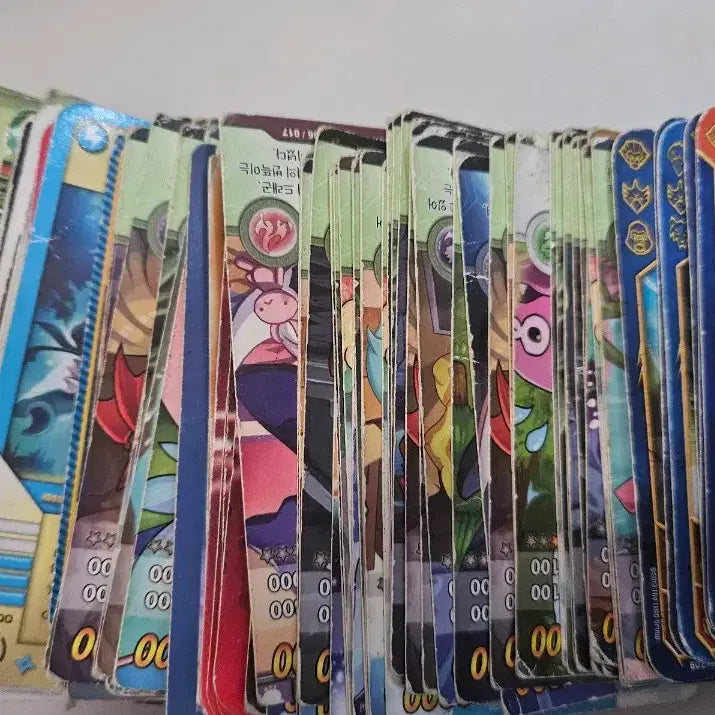 [BUNJANG] Assorted Trading Cards Bundle (100 pcs) / 다양한 2010년대 무작위 카드 100장 판매합니다