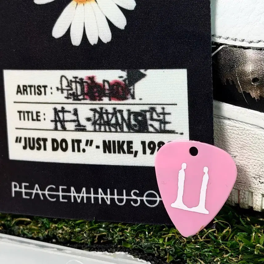 [BUNJANG] G-Dragon Tokyo Pink Guitar Pick / 지드래곤 도쿄 핑크 피크 판매합니다