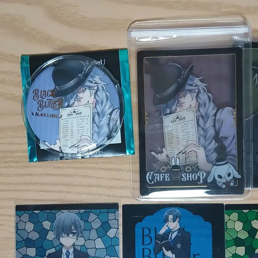 [BUNJANG] Black Butler Clear Cards &amp; Can Badges Set (Undertaker, Ciel, Sebastian) / 흑집사 클리어카드 언더테이커 시엘 세바스찬 캔뱃지 일괄 판매