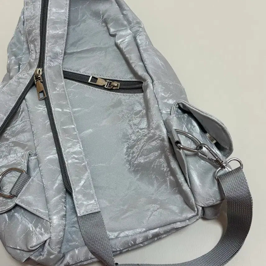 [BUNJANG] Mini Bag Hip Pack Backpack with Zipper Adjustment - Gray / (새상품) 굿즈 뱃지 미니 가방 힙색 이타백 지퍼 조절 백팩 그레이 회색
