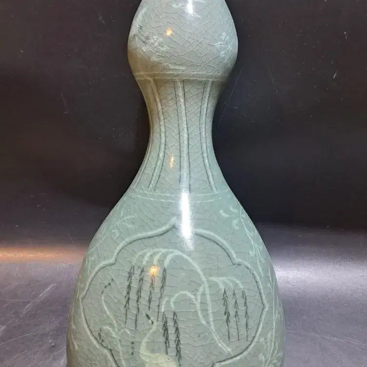 [BUNJANG] Celadon Inlaid Water Bottle with Dragon Motif / 청자 상감 류수문  호로병