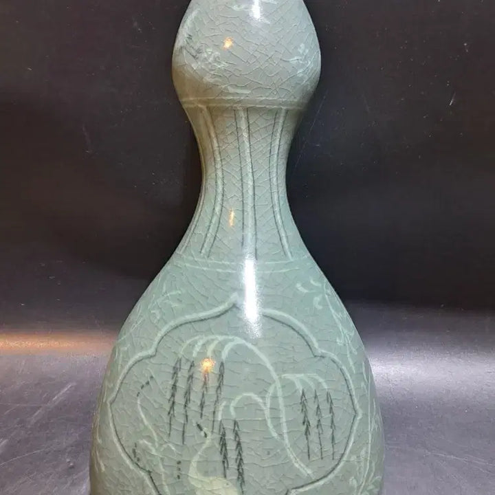 [BUNJANG] Celadon Inlaid Water Bottle with Dragon Motif / 청자 상감 류수문  호로병
