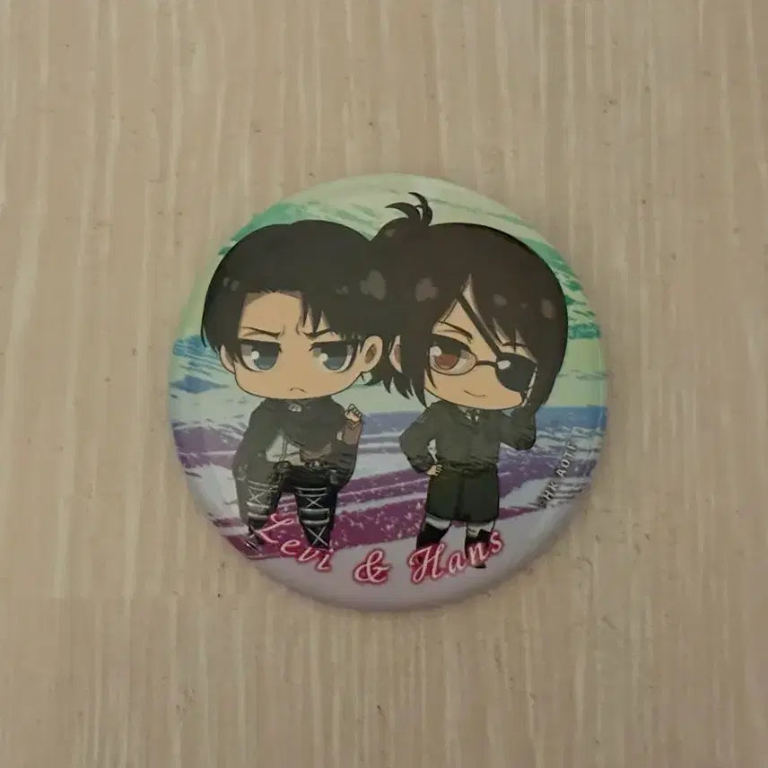 [BUNJANG] Attack on Titan Levi &amp; Hange Can Badge Set / 진격의거인 리바이 한지 캔뱃지