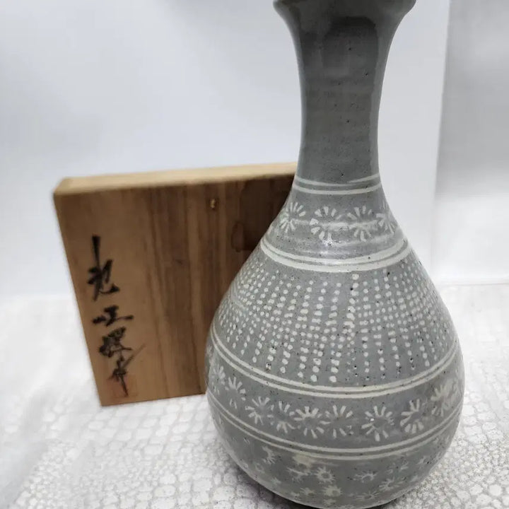 [BUNJANG] Doam Ji Sun-tak Buncheong Celadon Vase / 도암 지순탁 분청 도자기 주병