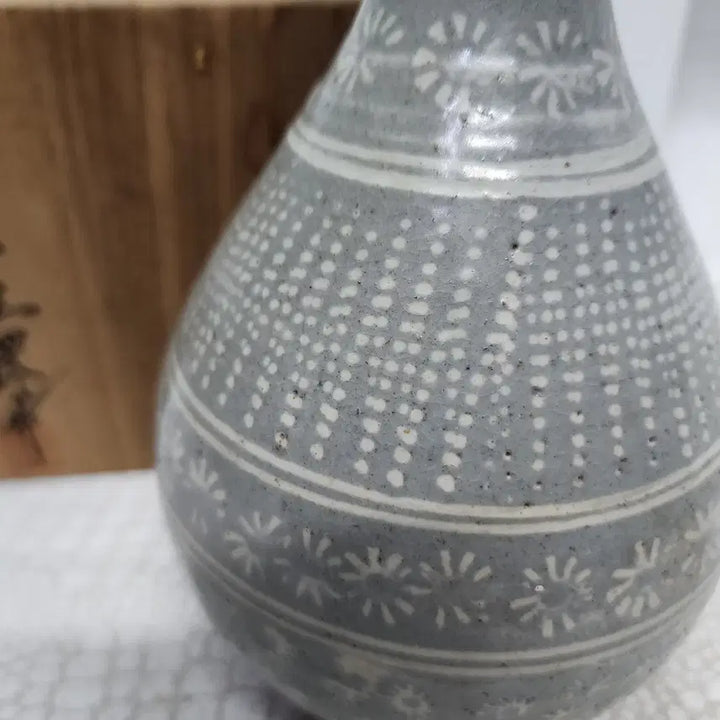 [BUNJANG] Doam Ji Sun-tak Buncheong Celadon Vase / 도암 지순탁 분청 도자기 주병