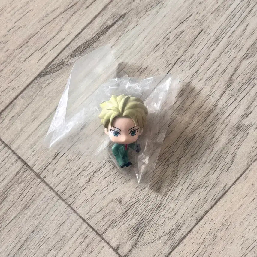 [BUNJANG] Spy x Family Loid Forger Gacha Figure / 스파이패밀리 로이드 포저 가챠