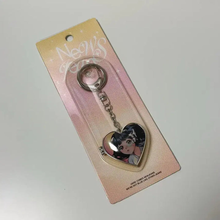 [BUNJANG] NewJeans Get Up Metal Mirror Keychain Hanni / 뉴진스 겟업 메탈 거울 키링