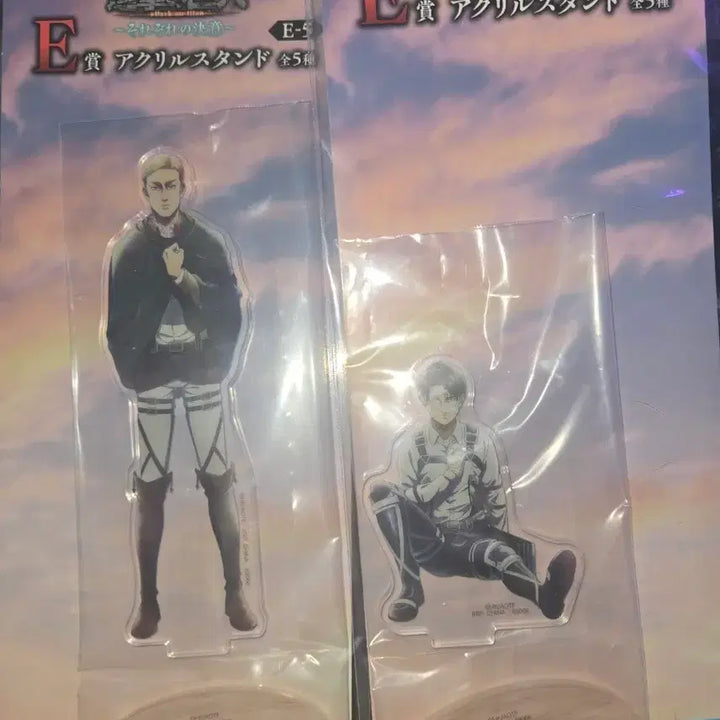 [BUNJANG] Attack on Titan Levi &amp; Erwin Acrylic Figure (Prize E) / 진격의 거인 쿠지 E상 리바이,엘빈 아크릴 피규어