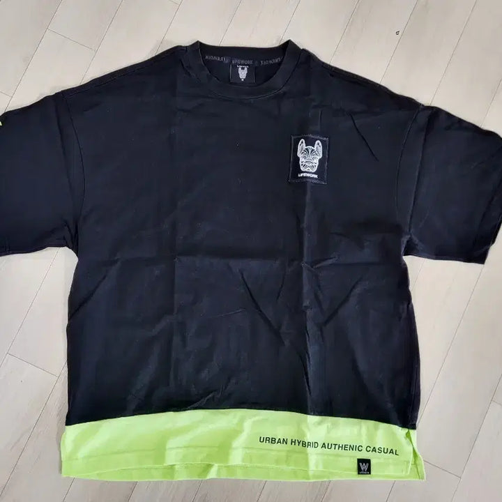 [BUNJANG] Life Work Black T-Shirt Fluorescent Accent / 라이프워크 블랙 반팔 티셔츠 형광 포인트100~105