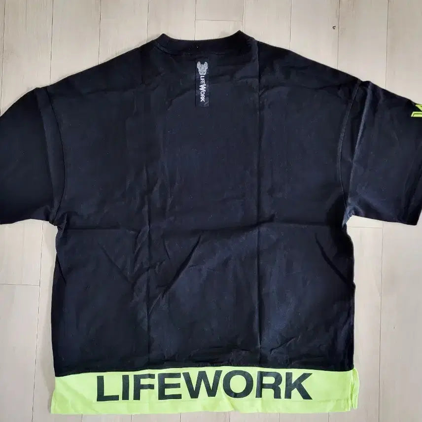 [BUNJANG] Life Work Black T-Shirt Fluorescent Accent / 라이프워크 블랙 반팔 티셔츠 형광 포인트100~105