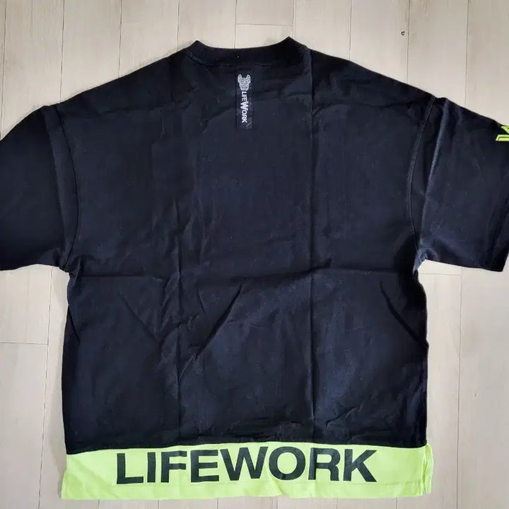 [BUNJANG] Life Work Black T-Shirt Fluorescent Accent / 라이프워크 블랙 반팔 티셔츠 형광 포인트100~105