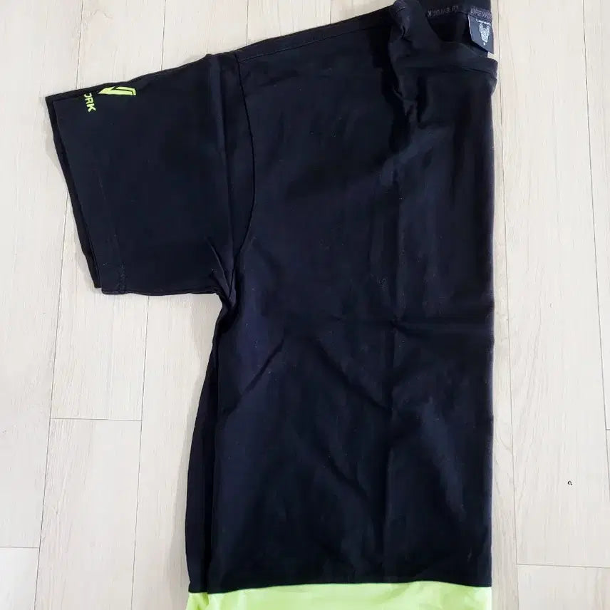 [BUNJANG] Life Work Black T-Shirt Fluorescent Accent / 라이프워크 블랙 반팔 티셔츠 형광 포인트100~105