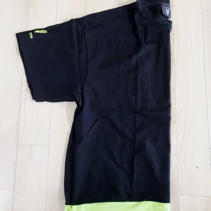 [BUNJANG] Life Work Black T-Shirt Fluorescent Accent / 라이프워크 블랙 반팔 티셔츠 형광 포인트100~105