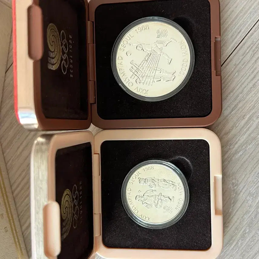 [BUNJANG] 1988 Seoul Olympics Commemorative Coins - 10,000 Won Silver Coin, 5,000 Won Silver Coin (with Certificate) / 1988 서울올림픽 기념주화 10000원 은화, 5000원 은화(보증서0