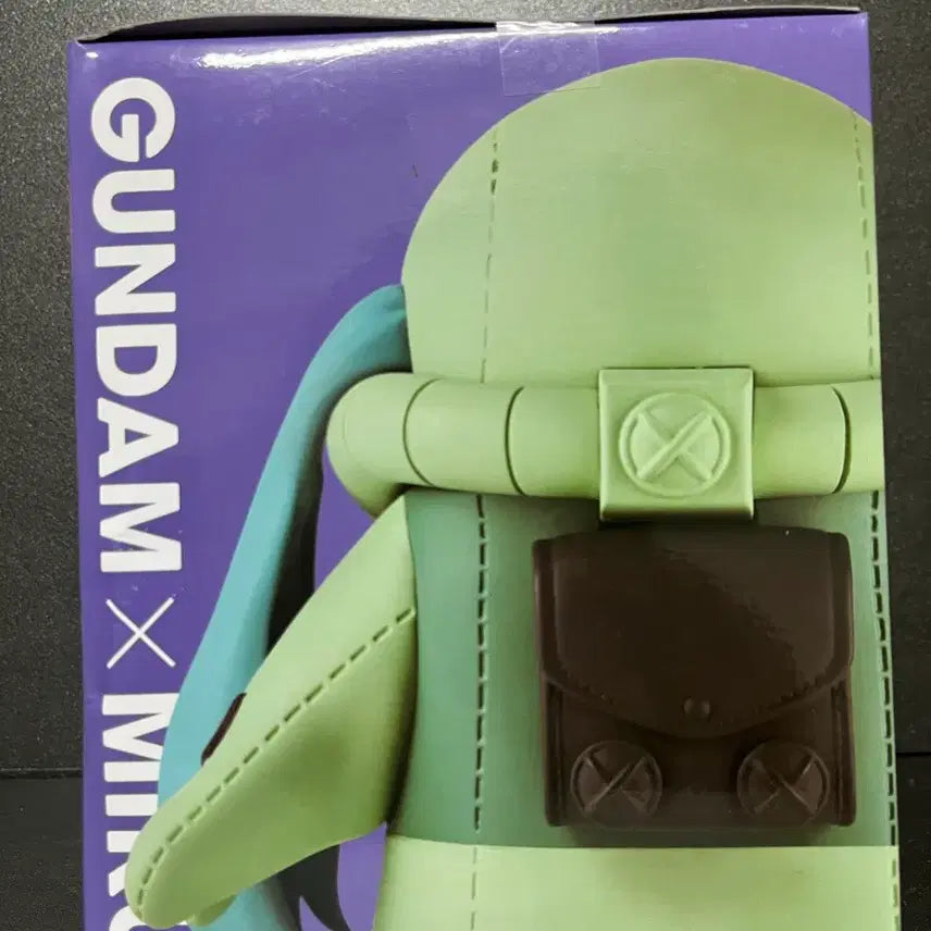 [BUNJANG] Gundam x Miku Collaboration Zaku Goromi Figure / 건담X미쿠 자쿠구루미 피규어 미쿠 건담 피규어 45주년