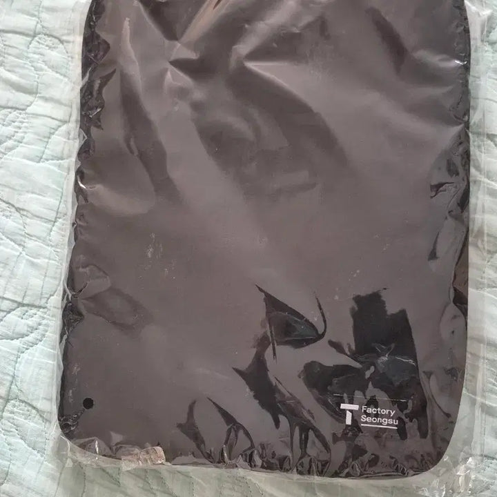 [BUNJANG] Sealed Black Embroidered Logo Tablet Pouch / 미개봉) 깔끔한 태블릿 패드 파우치 블랙 자수 로고