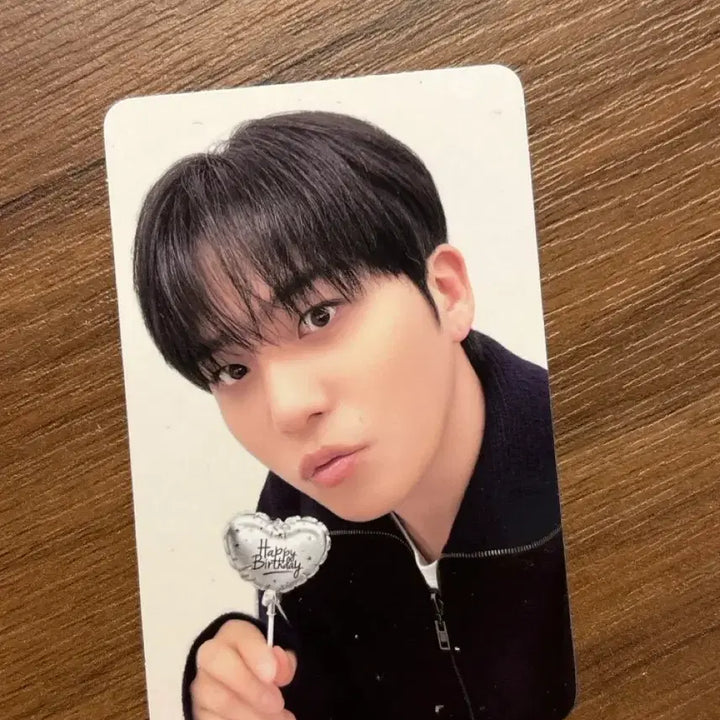 [BUNJANG] B.E.A.R. Mud ATEEZ Jongho Birthday Candle Photocard / 비알머드 에이티즈 종호 특전 생일초 포카