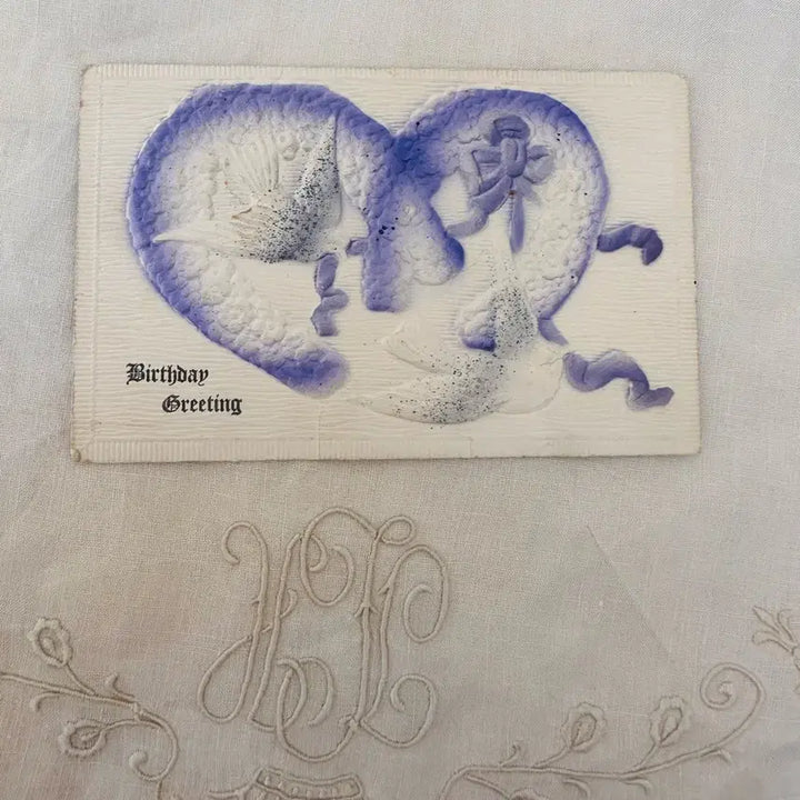 [BUNJANG] Antique Embossed Postcard with Heart and Swan Motif / 앤틱 양각엽서 꽃잎하트와 백조