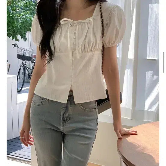 [BUNJANG] Square Neck Short Sleeve Blouse / 스퀘이넥 반팔 블라우스