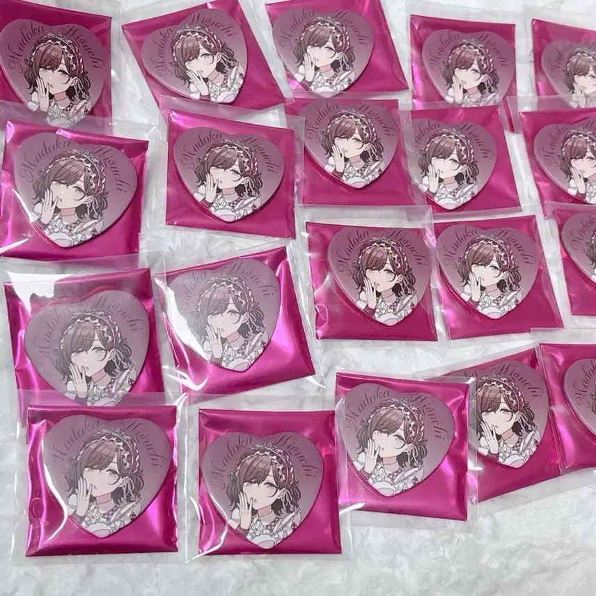 [BUNJANG] The Idolmaster Shiny Colors Madoka Higuchi Lafary Heart Can Badge Set / 샤니마스 히구치 마도카 lafary 하트 캔뱃지 20개 세트