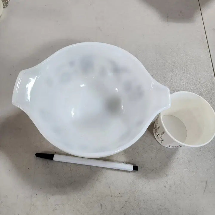 [BUNJANG] Vintage Pyrex Bowl / USA 오래된 상태좋은 파이렉스 크기18.8cmX15.1cm 높이8cm