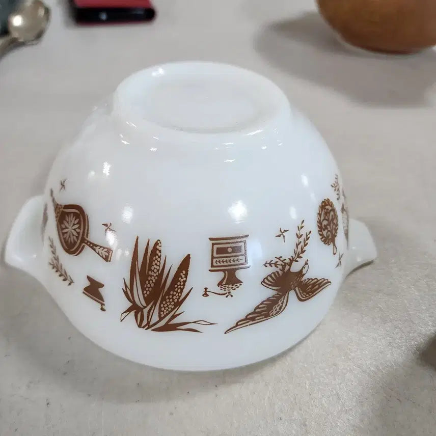 [BUNJANG] Vintage Pyrex Bowl / USA 오래된 상태좋은 파이렉스 크기18.8cmX15.1cm 높이8cm