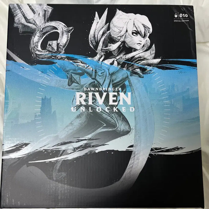 [BUNJANG] League of Legends Dawnbringer Riven Unlocked Statue / 리그 오브 레전드 빛의 인도자 리븐 UNLOCKED 스태츄