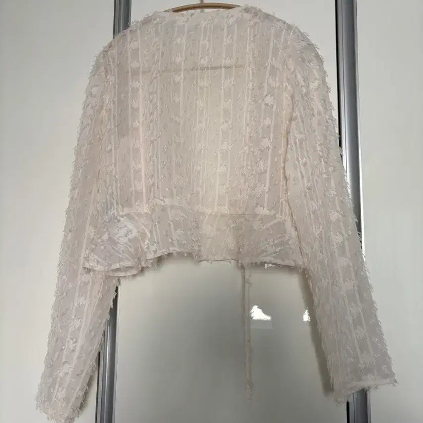 [BUNJANG] Atelier NAIN Feather Ruffle Cropped Blouse - Size S / 아틀리에 나인(NAIN) 페더 러플 크롭 블라우스 S