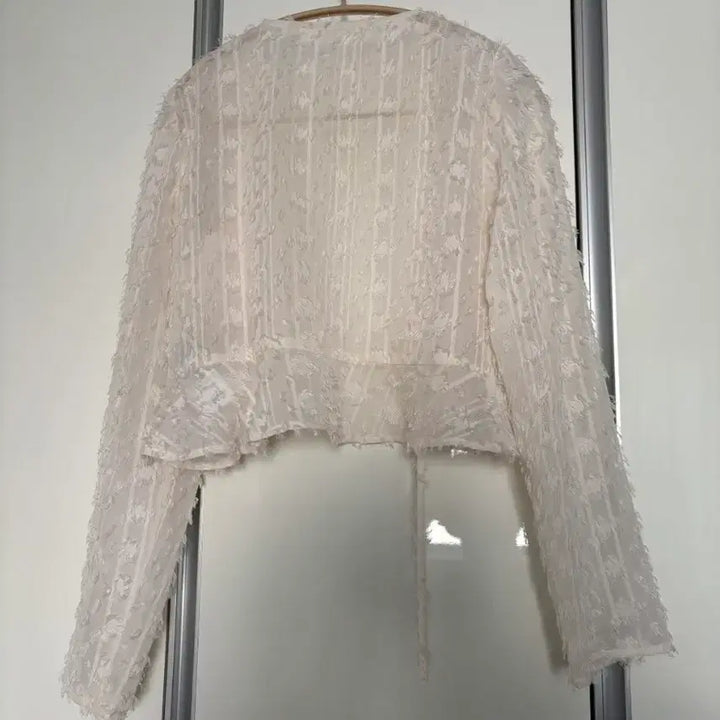 [BUNJANG] Atelier NAIN Feather Ruffle Cropped Blouse - Size S / 아틀리에 나인(NAIN) 페더 러플 크롭 블라우스 S