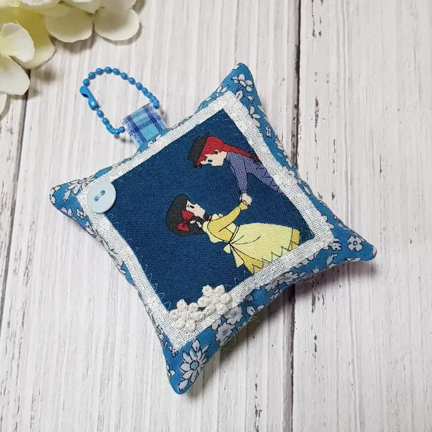 [BUNJANG] Handmade Anne of Green Gables Fabric Charm Bag Accessory / {핸드메이드} 빨강머리앤 원단 키링 가방 장식참 (블루)