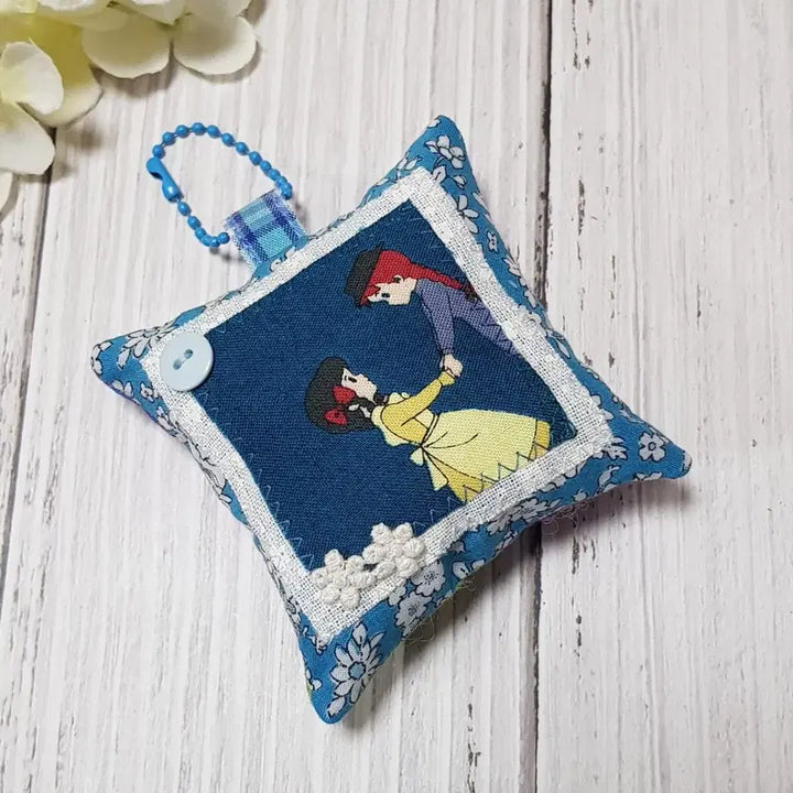 [BUNJANG] Handmade Anne of Green Gables Fabric Charm Bag Accessory / {핸드메이드} 빨강머리앤 원단 키링 가방 장식참 (블루)