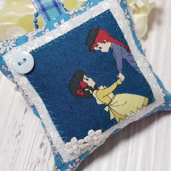 [BUNJANG] Handmade Anne of Green Gables Fabric Charm Bag Accessory / {핸드메이드} 빨강머리앤 원단 키링 가방 장식참 (블루)