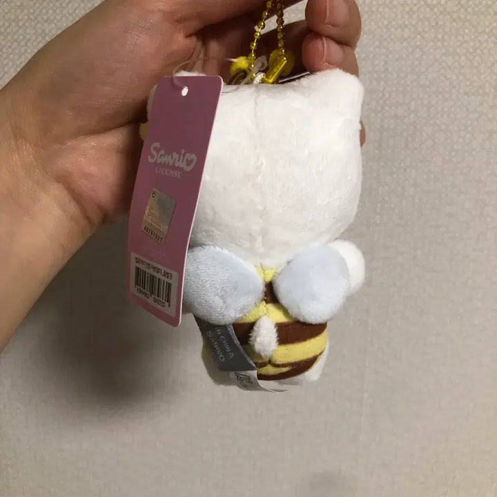 [BUNJANG] Hello Kitty Bee Plush Keychain / 헬로키티 꿀벌 인형 키링