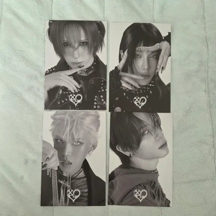 [BUNJANG] UXLVE (XLOV) Special Pack Postcard / XLOV UXLXVE 엑스러브 언러브 스페셜팩 엽서