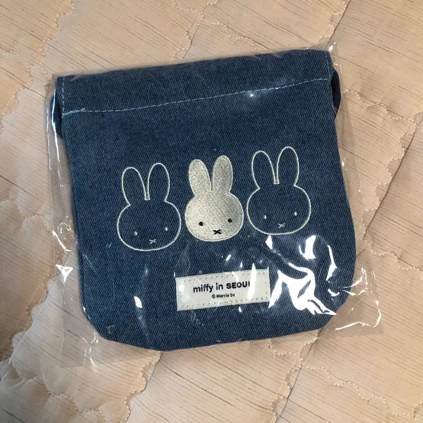 [BUNJANG] Miffy Seoul Limited Edition Denim Pouch / 성수 미피 서울 한정판 데님 파우치