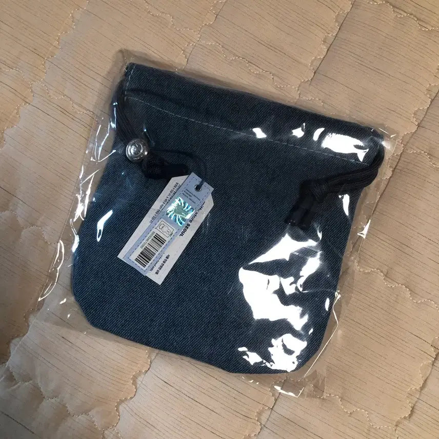 [BUNJANG] Miffy Seoul Limited Edition Denim Pouch / 성수 미피 서울 한정판 데님 파우치