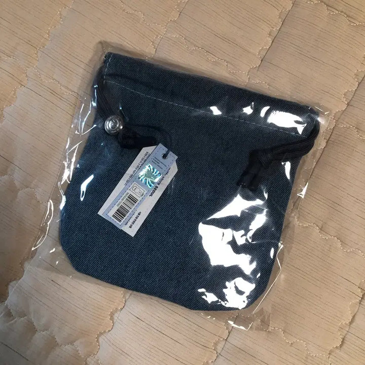 [BUNJANG] Miffy Seoul Limited Edition Denim Pouch / 성수 미피 서울 한정판 데님 파우치