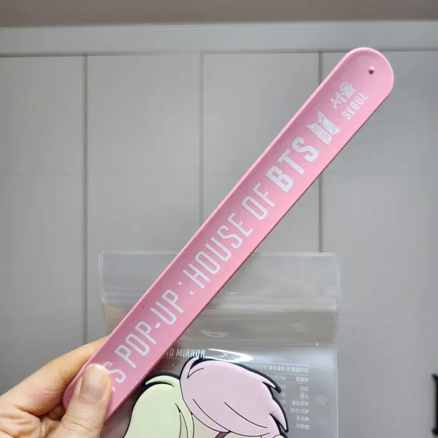 [BUNJANG] BTS V V Silicone Hand Mirror (Character) / BTS 뷔 V 실리콘 핸드미러 (캐릭터)