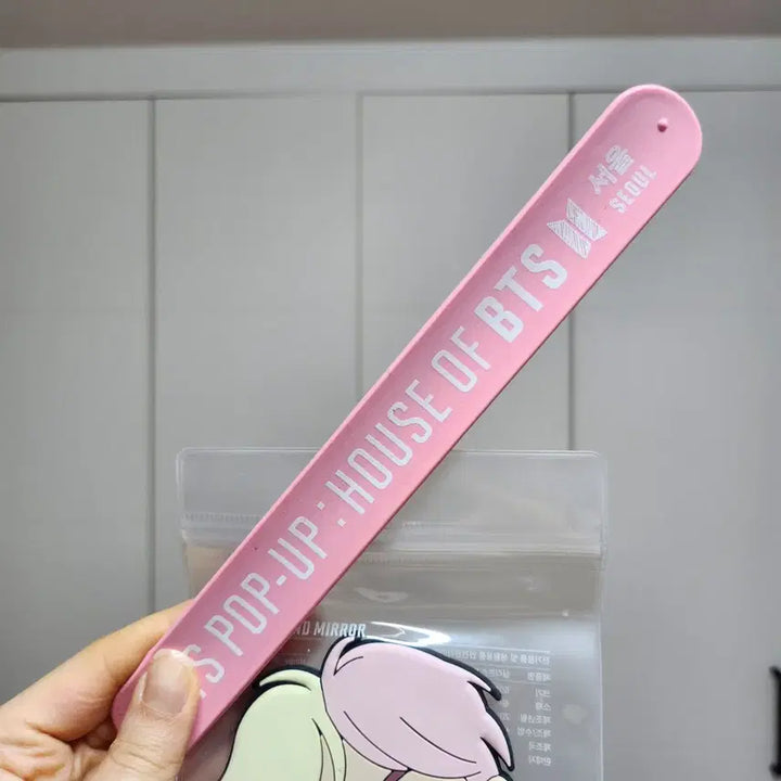 [BUNJANG] BTS V V Silicone Hand Mirror (Character) / BTS 뷔 V 실리콘 핸드미러 (캐릭터)