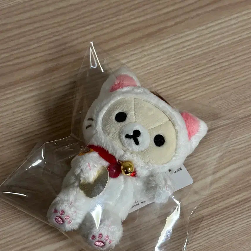 [BUNJANG] Authentic Rilakkuma Tokyo Maneki Neko Doll Keychain / [정품] 코리락쿠마 도쿄 마네키네코 인형 키링
