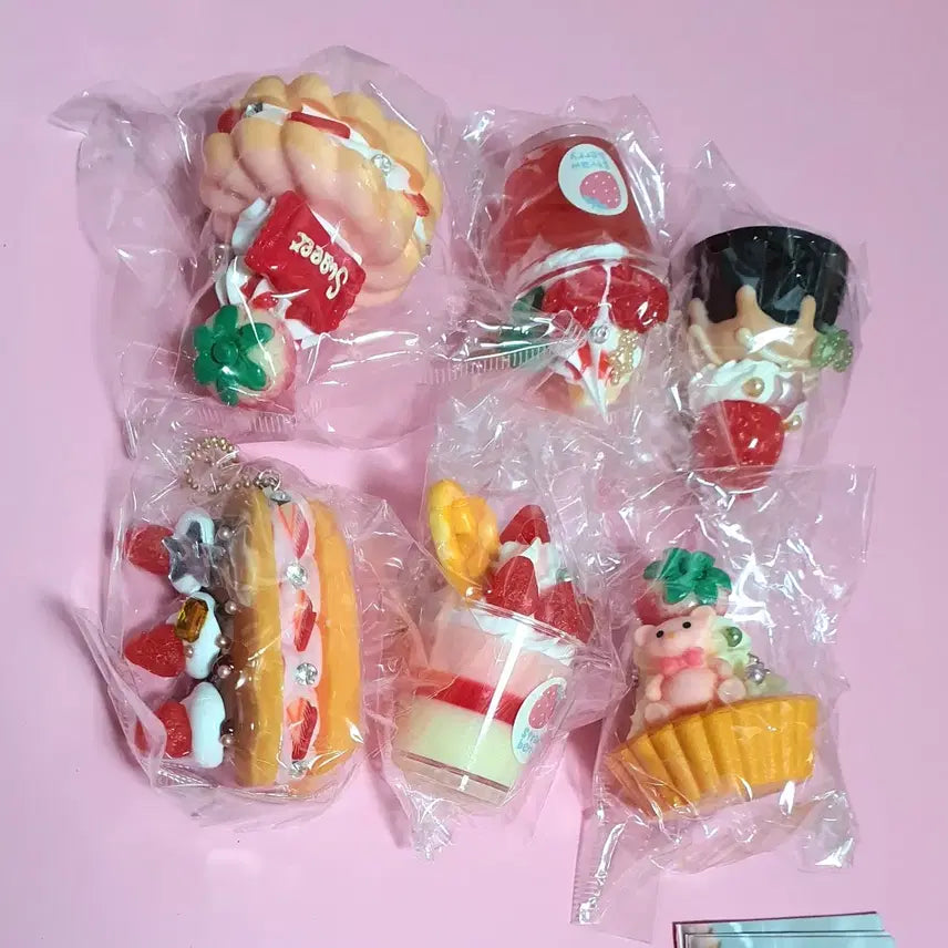 [BUNJANG] Strawberry Dessert Gacha Figures Set (6 Types) / 주얼리 딸기 디저트 가챠 피규어 6종셋트