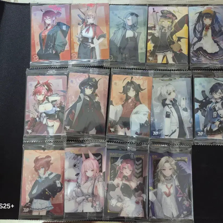 [SOLD OUT] 웨하스 카드 일괄 판매(블루아카+니케+홀로라이브)