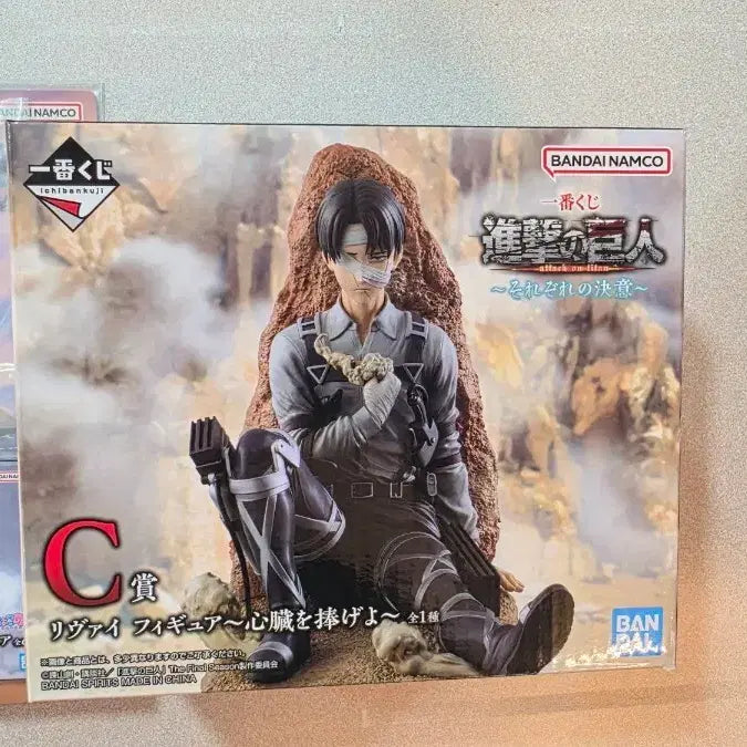 [BUNJANG] Attack on Titan Levi Ackerman Figure (Version C) / (진격의거인)각자의 결의 C상 리바이