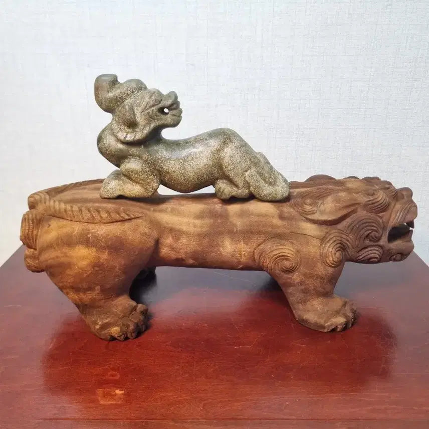 [BUNJANG] Antique Wooden Haetae Statue (Guardian Lion) - Functional Pedestal/Cushion / 오래된 해태 나무 조각상 (좌대 또는 목침으로 사용 추정)