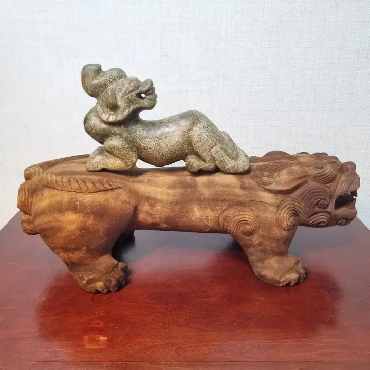 [BUNJANG] Antique Wooden Haetae Statue (Guardian Lion) - Functional Pedestal/Cushion / 오래된 해태 나무 조각상 (좌대 또는 목침으로 사용 추정)