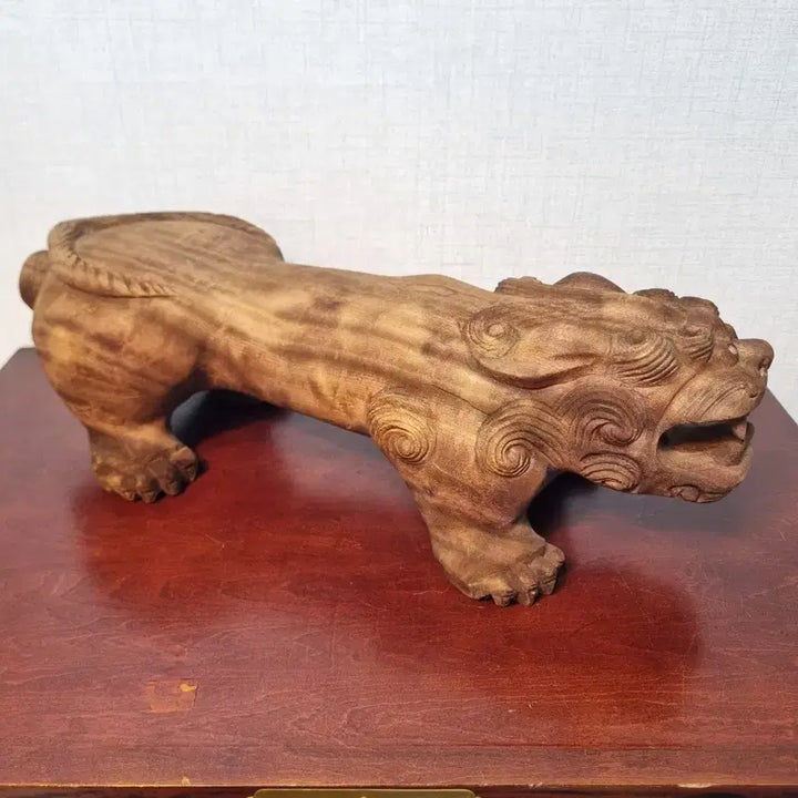 [BUNJANG] Antique Wooden Haetae Statue (Guardian Lion) - Functional Pedestal/Cushion / 오래된 해태 나무 조각상 (좌대 또는 목침으로 사용 추정)