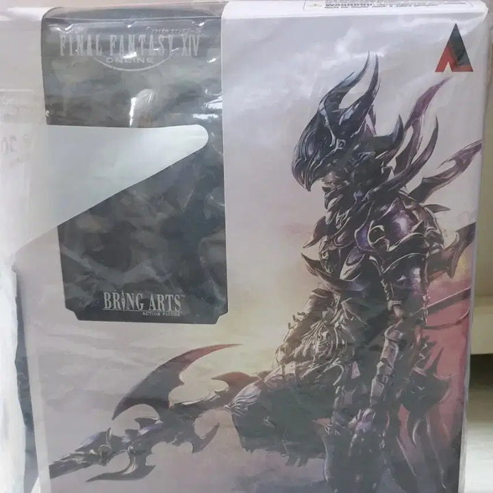 [BUNJANG] Final Fantasy XIV Estinien Figure with Custom Doll Clothes and Mini Soul Crystal / 파판14 에스티니앙 피규어 공식 ff14 하자있음 + 인형옷, 미니 소크
