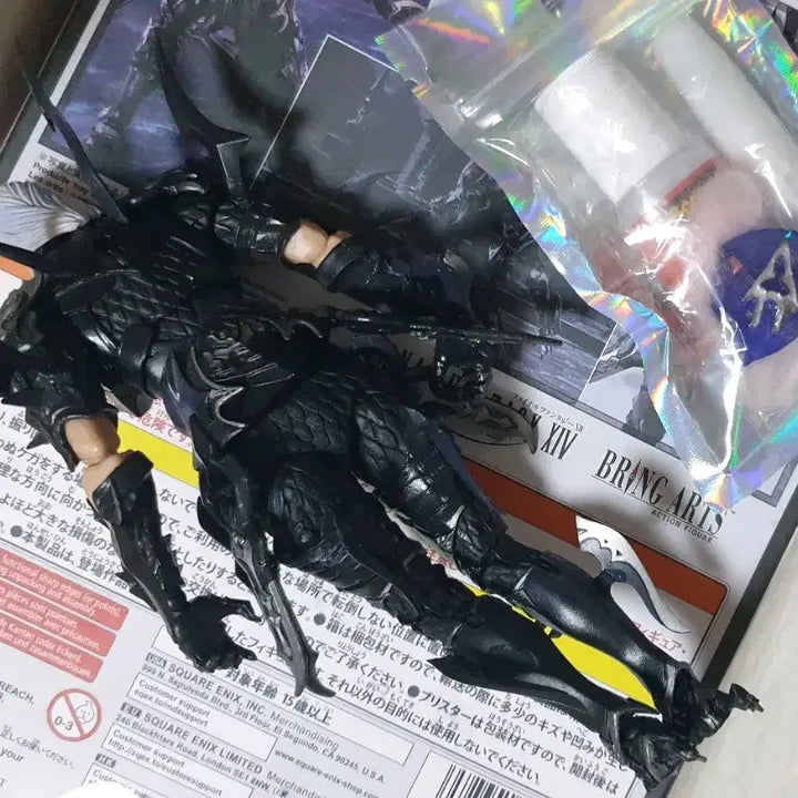 [BUNJANG] Final Fantasy XIV Estinien Figure with Custom Doll Clothes and Mini Soul Crystal / 파판14 에스티니앙 피규어 공식 ff14 하자있음 + 인형옷, 미니 소크