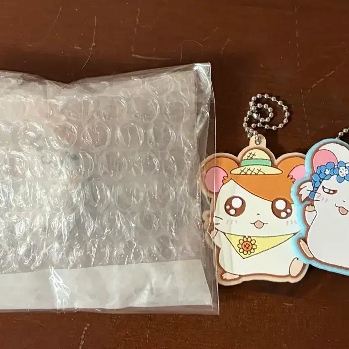 [BUNJANG] Hamtaro Hiper Kuji H Prize &amp; Rubber Mascot Charm Bundle / 방가방가 햄토리 히퍼 쿠지h상 + 햄토리 러버 마스코트 고무 참